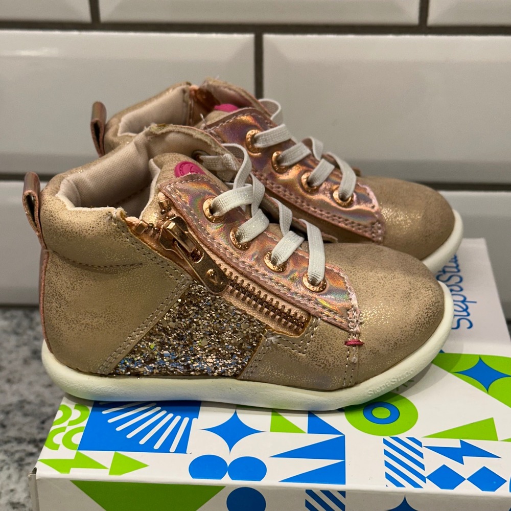 Step Up Studio Infant Girls‎ 5M Rose Gold Glitter Zip 1st High Top Sneakers Easy